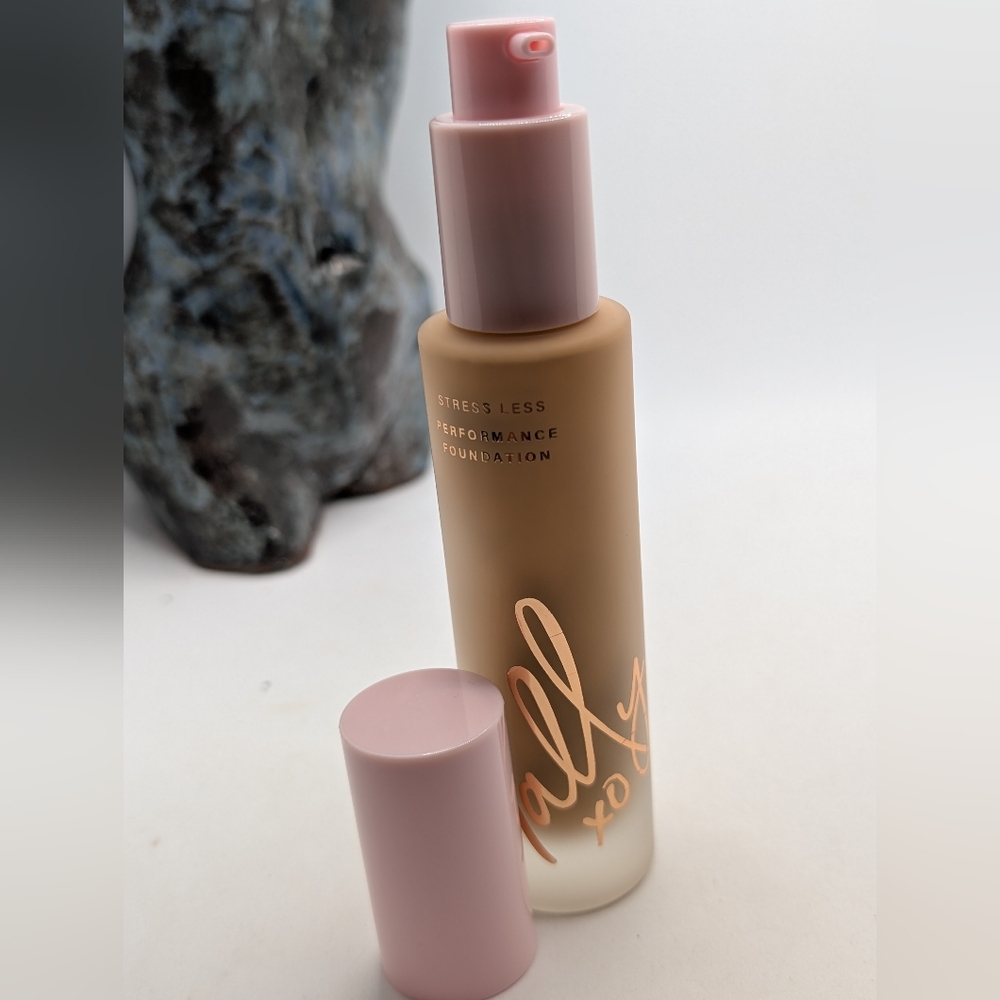 Mally Beauty Stress Less Performance‎ Foundation In TAN